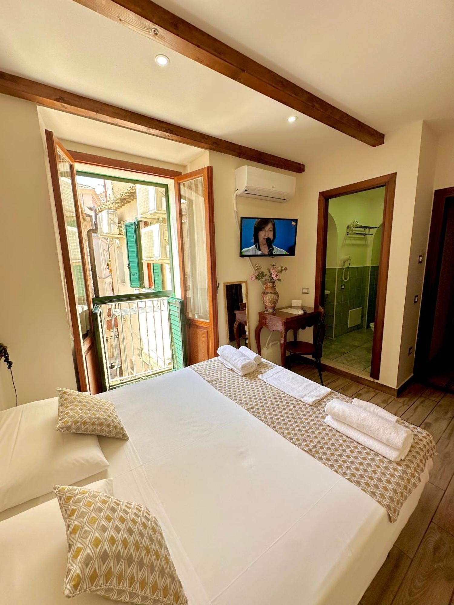 Lorylu Hotell Tropea Exteriör bild