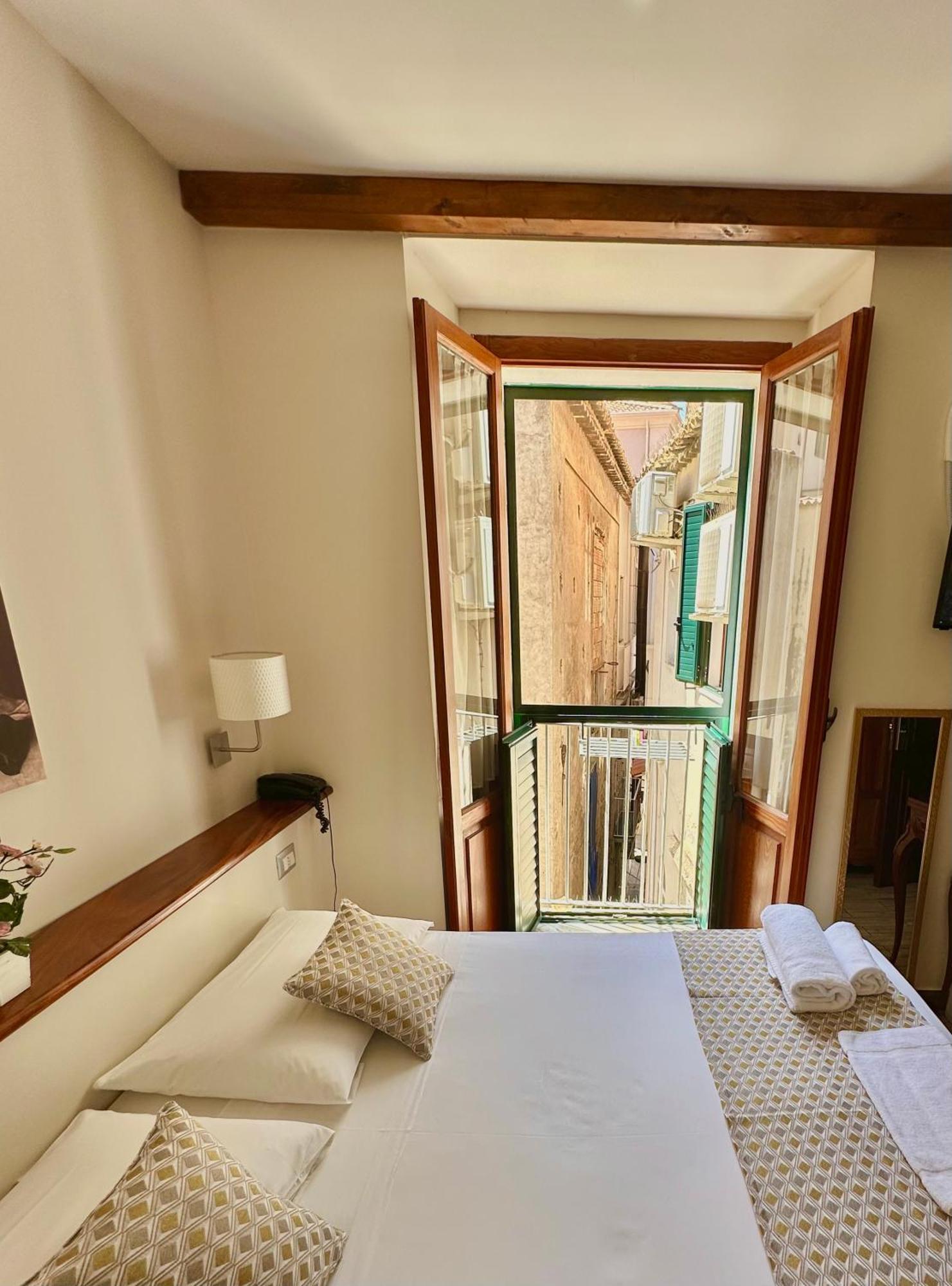 Lorylu Hotell Tropea Exteriör bild