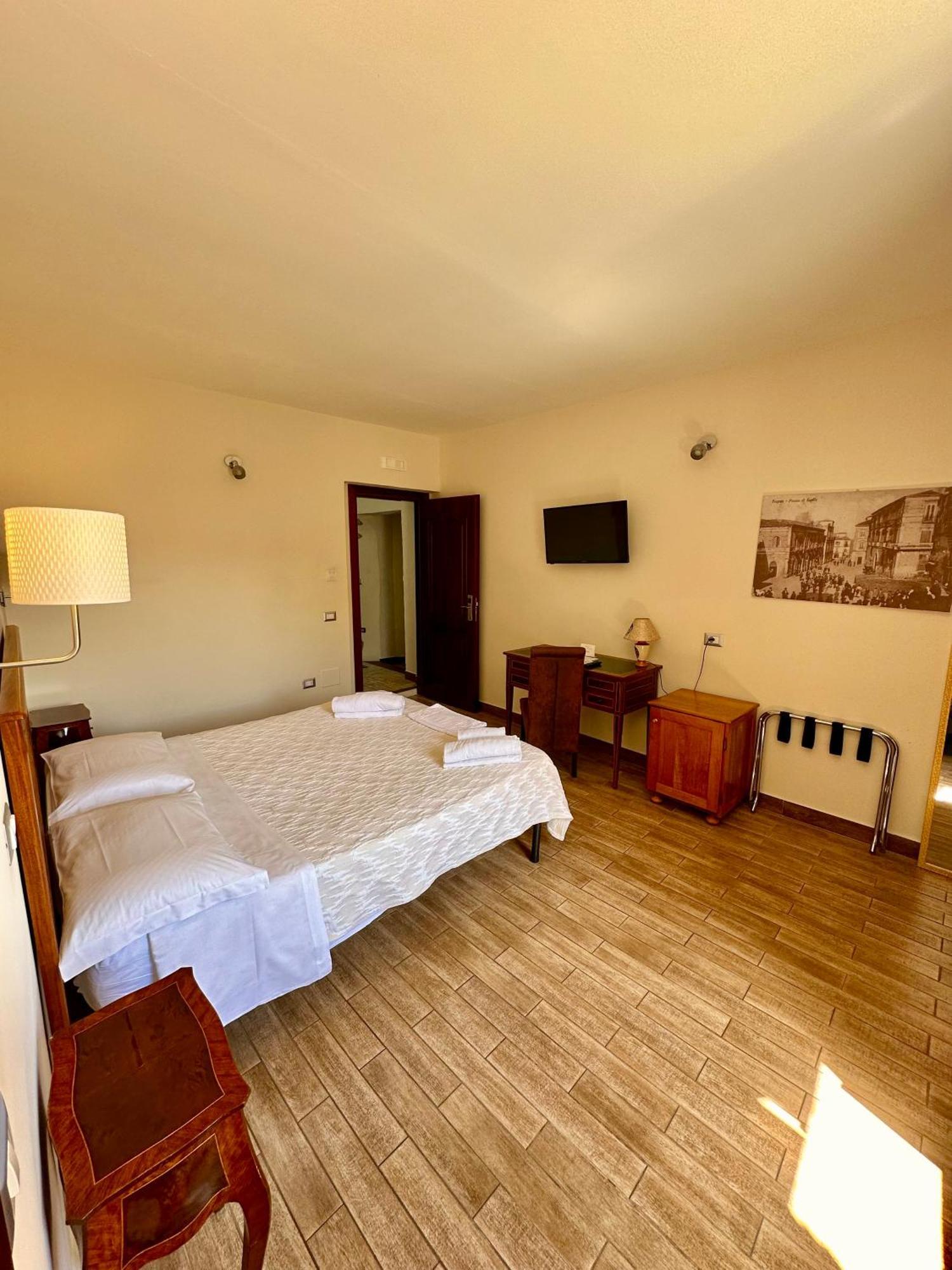 Lorylu Hotell Tropea Exteriör bild